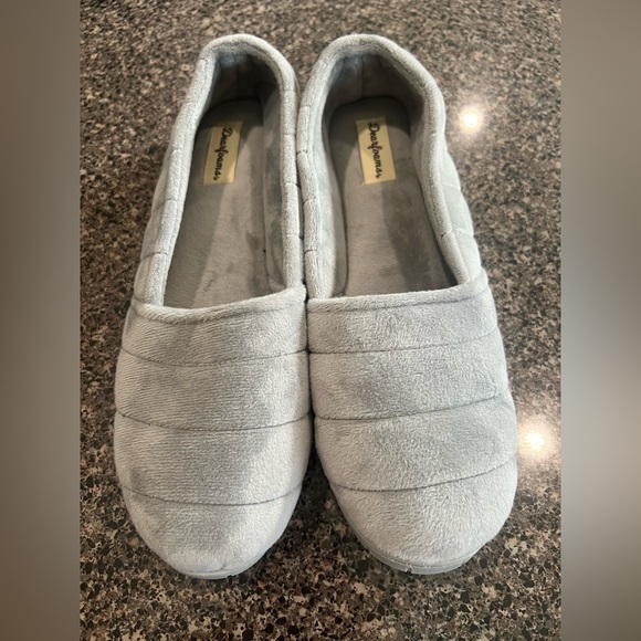 Dearfoams Nova Quilted Velour Closed Back, Color Grey(Size L) - Picture 5 of 8